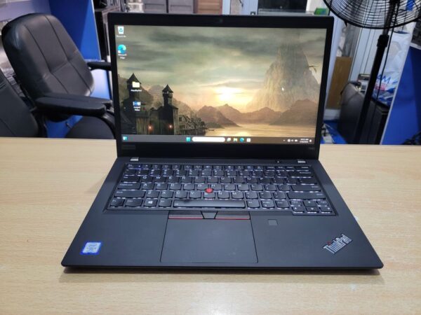 Lenovo T490 Touchscreen Side